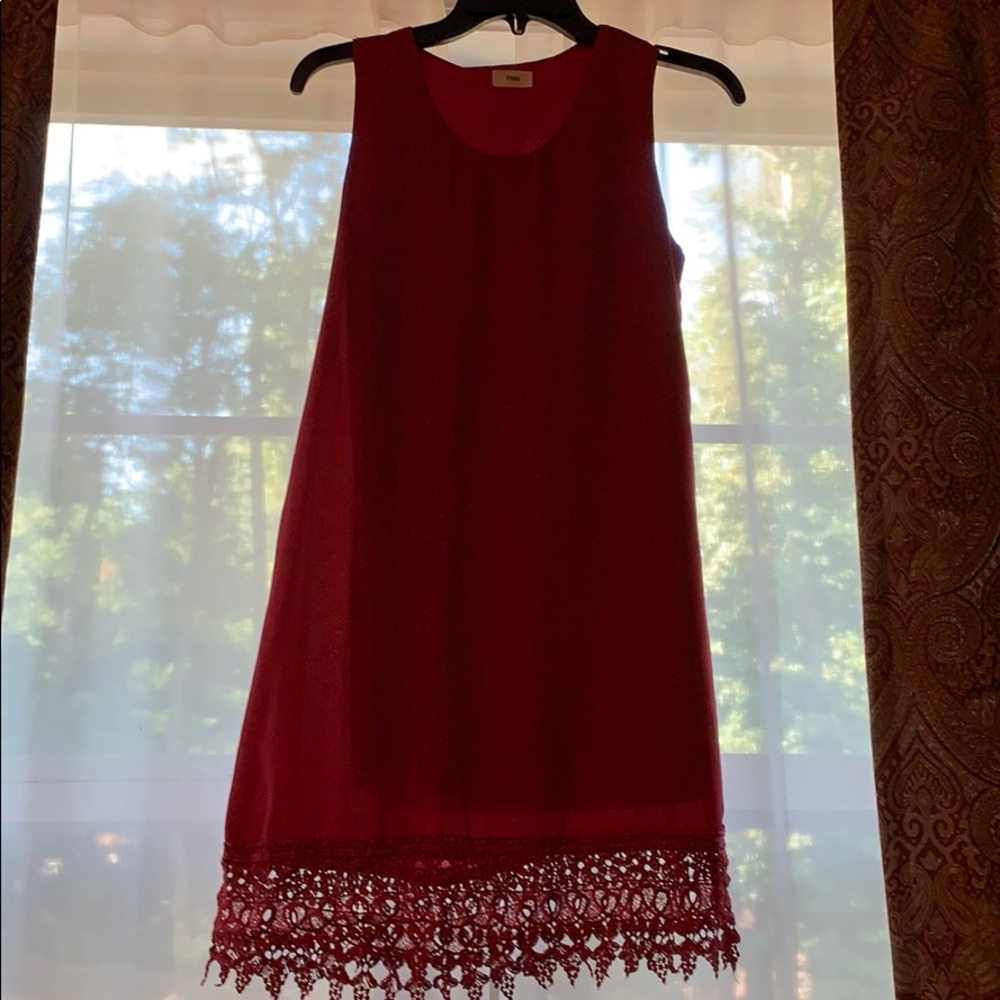 Red sleeveless dress